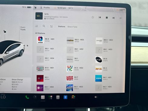 Used 2018 Tesla Model 3 Mid Range RWD image 9