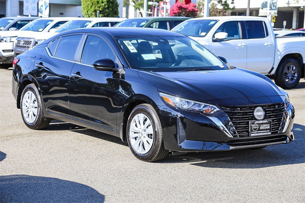 Used 2025 Nissan Sentra S FWD image 3