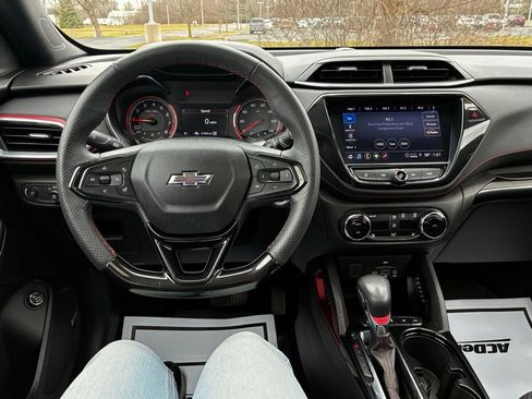 Used 2023 Chevrolet TrailBlazer RS w/ Sun and Liftgate Package image 21