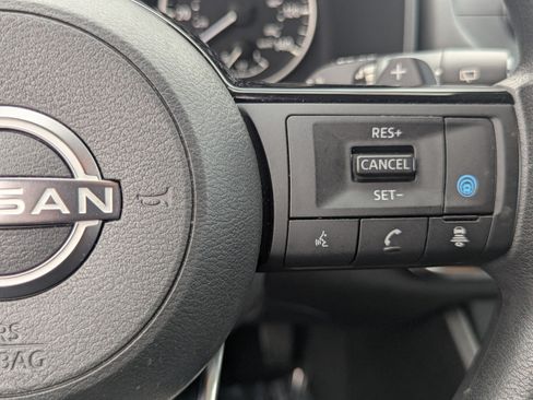 Used 2023 Nissan Rogue SV FWD image 19