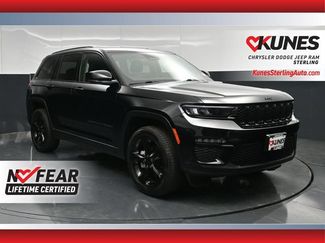 Used 2023 Jeep Grand Cherokee Limited w/ Black Appearance Package AWD/4WD video 1