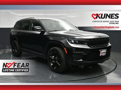 Used 2023 Jeep Grand Cherokee Limited w/ Black Appearance Package AWD/4WD image 1