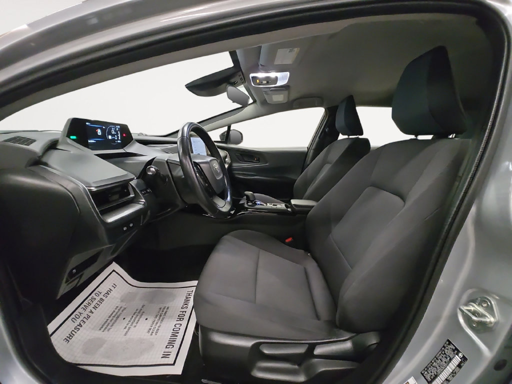 Used 2025 Toyota Prius LE FWD image 16