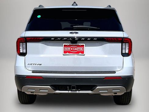 New 2026 Ford Explorer Active w/ Active Comfort Package image 3