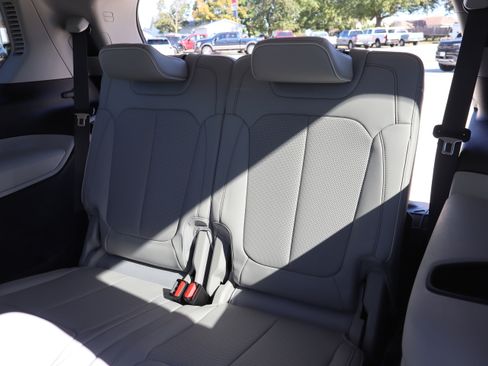 Used 2021 Jeep Grand Cherokee L Overland image 11