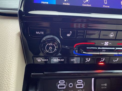 New 2025 Jeep Grand Cherokee Limited image 29