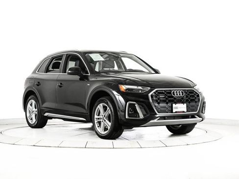 Used 2023 Audi Q5 e Premium Plus w/ Premium Plus Package AWD/4WD image 3