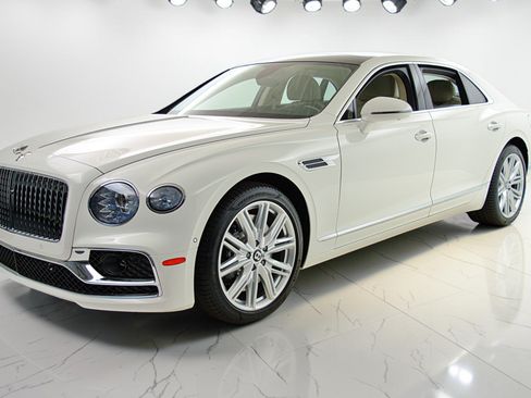 Certified 2023 Bentley Flying Spur Plug-In Hybrid AWD/4WD image 2