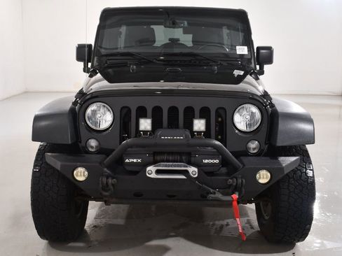 Used 2018 Jeep Wrangler Unlimited Sport S AWD/4WD image 3