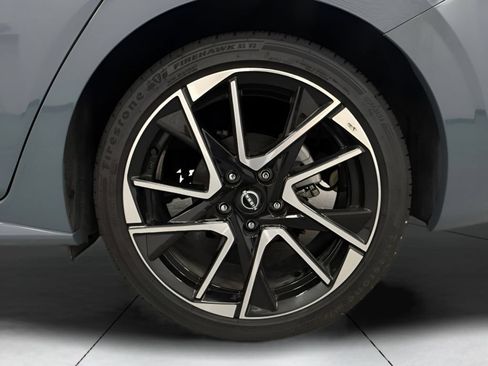 Used 2025 Nissan Sentra SR w/ SR Premium Package FWD image 30