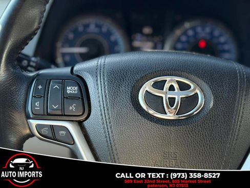 Used 2016 Toyota Sienna XLE Premium image 30