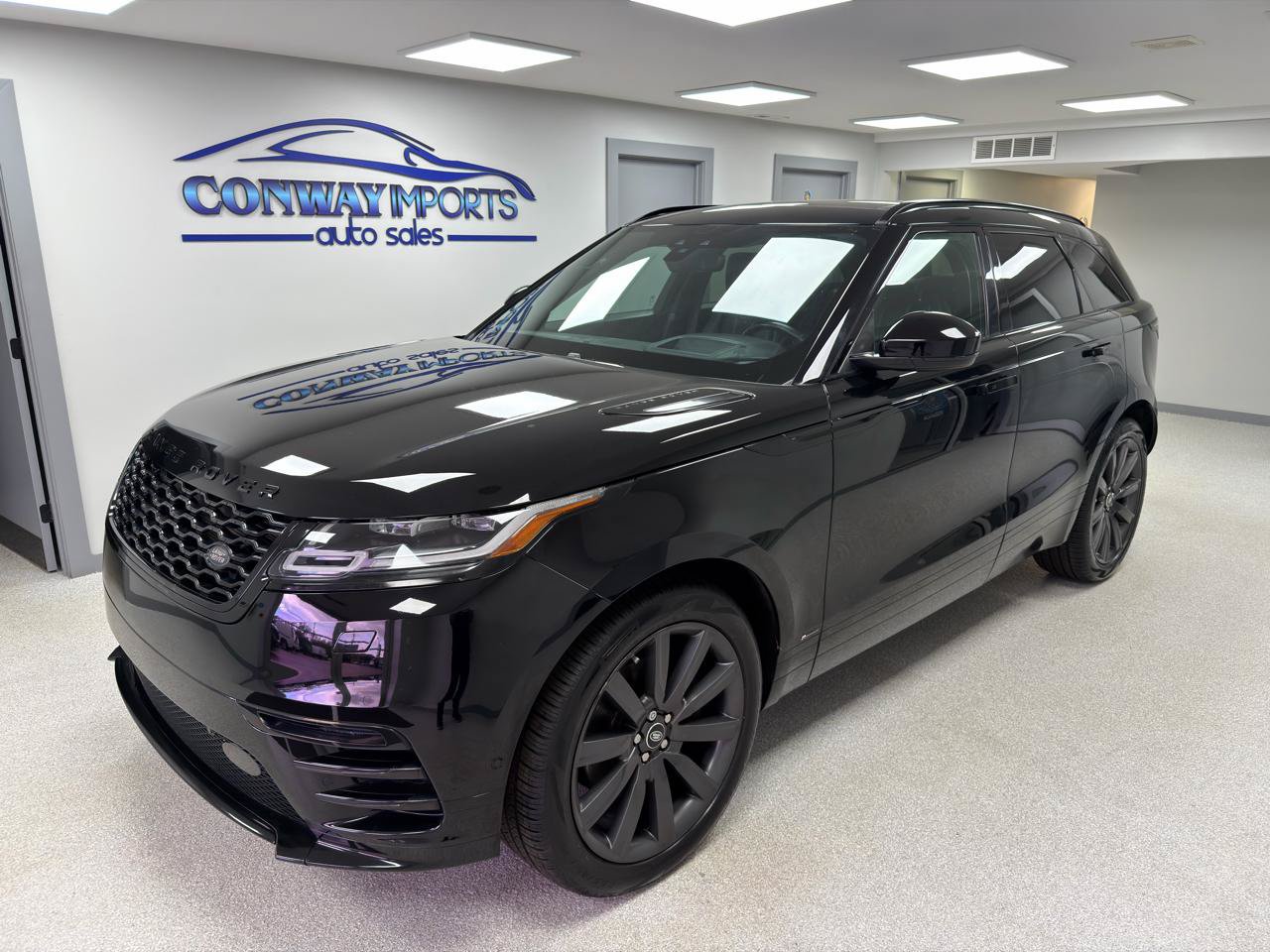 Used 2018 Land Rover Range Rover Velar AWD/4WD image 2
