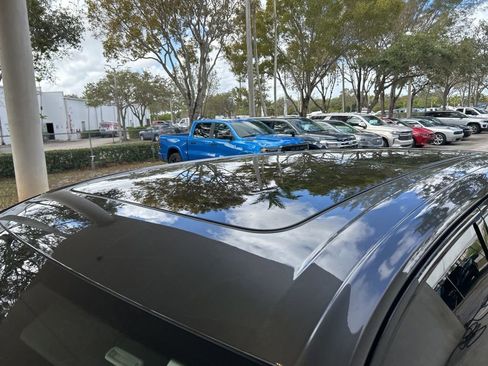 Used 2022 Porsche Cayenne w/ Premium Package Plus image 16