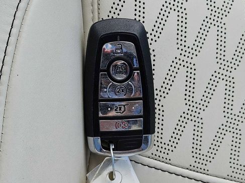 Used 2020 Lincoln Navigator Black Label w/ Cargo Convenience Package image 34