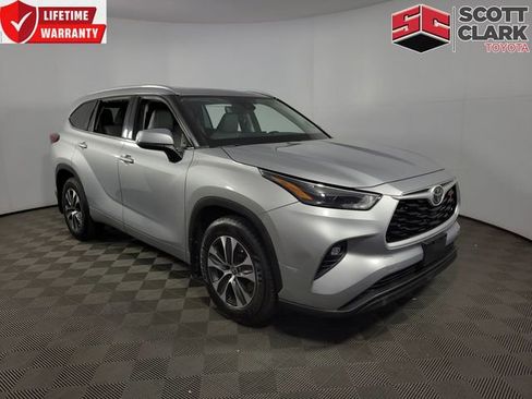 Used 2022 Toyota Highlander XLE image 1