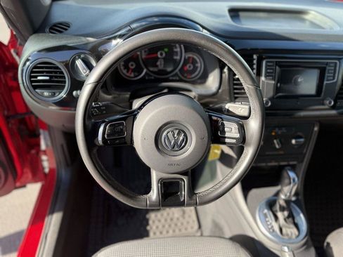 Used 2018 Volkswagen Beetle S image 12