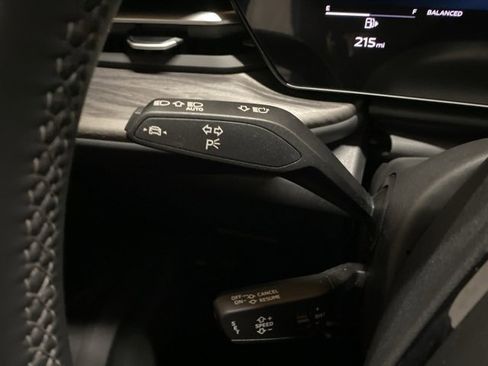 Used 2025 Audi Q5 Premium w/ Convenience Package image 39