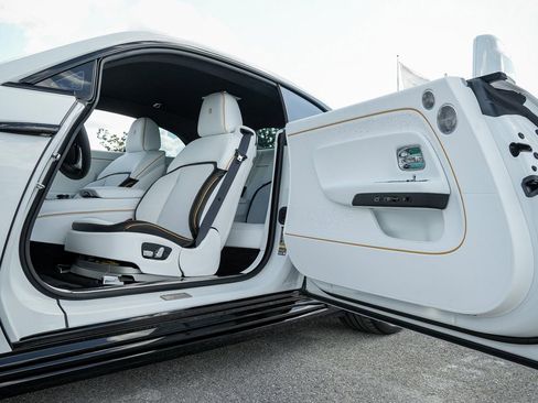 New 2025 Rolls-Royce Spectre Black Badge AWD/4WD image 18