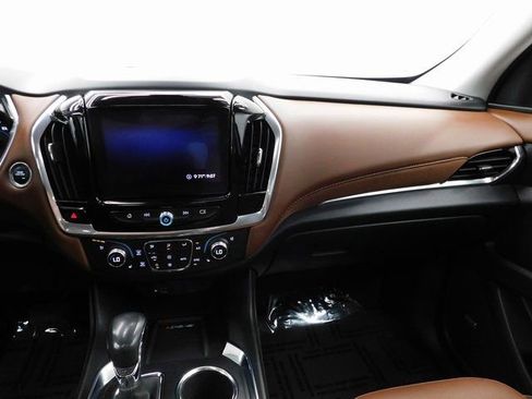 Used 2021 Chevrolet Traverse High Country image 41