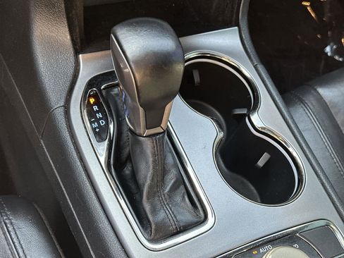 Used 2020 Jeep Grand Cherokee Limited X image 18