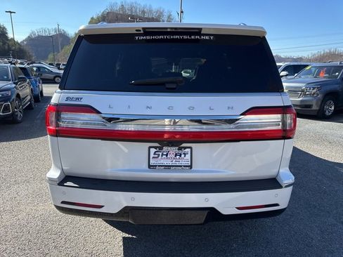 Used 2019 Lincoln Navigator Reserve image 4