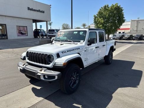 New 2026 Jeep Gladiator Sport AWD/4WD image 1