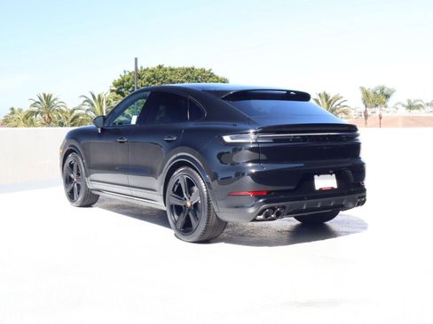 New 2026 Porsche Cayenne Coupe AWD/4WD image 3