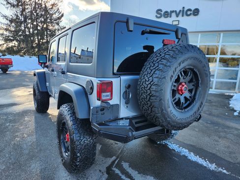Used 2017 Jeep Wrangler Unlimited Sport image 11