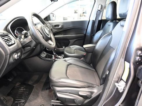 Used 2021 Jeep Compass Latitude FWD image 9