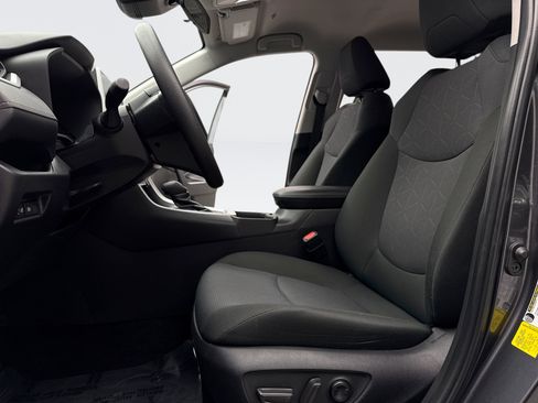 Used 2024 Toyota RAV4 XLE image 11