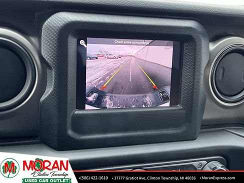 Used 2022 Jeep Gladiator Willys image 21