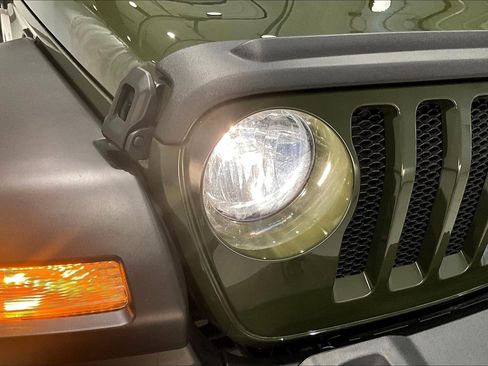 Used 2021 Jeep Wrangler Unlimited Sport image 31