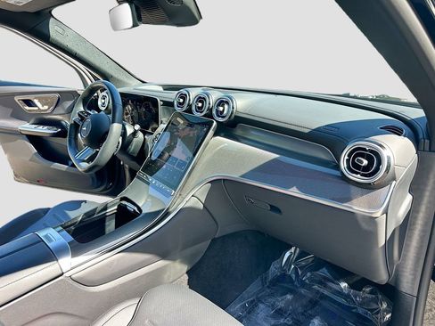 Used 2025 Mercedes-Benz GLC 300 image 31