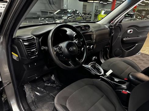 Used 2018 Kia Soul Base image 35