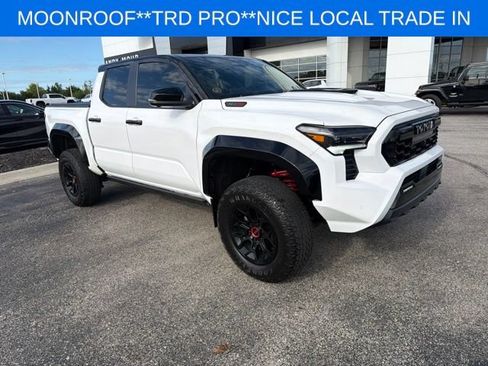 Used 2024 Toyota Tacoma TRD Pro AWD/4WD image 16