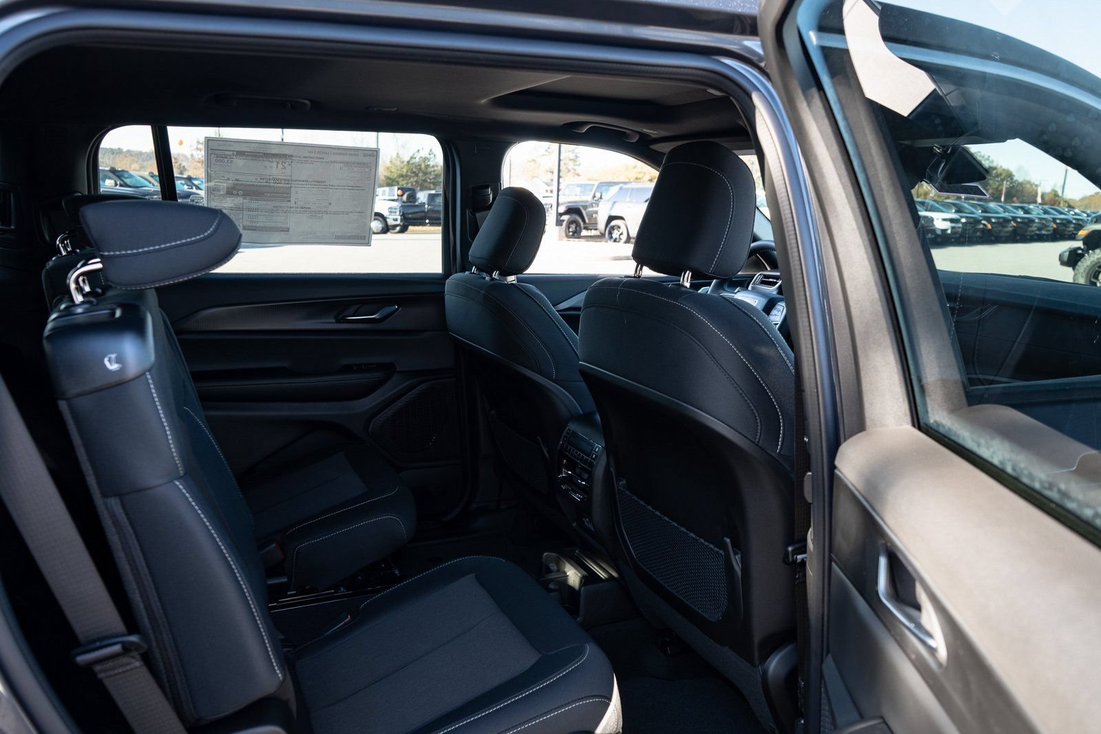 Used 2025 Jeep Grand Cherokee L Laredo RWD image 21