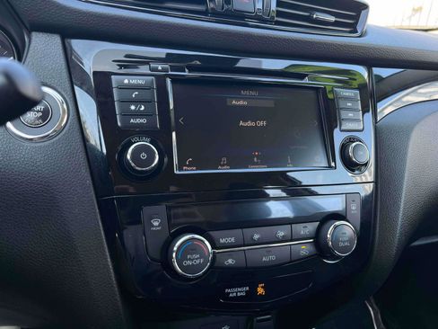 Used 2022 Nissan Rogue Sport SV w/ Technology Package AWD/4WD image 13
