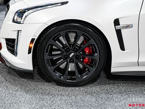 Used 2018 Cadillac CTS V w/ Carbon Fiber Package RWD image 9