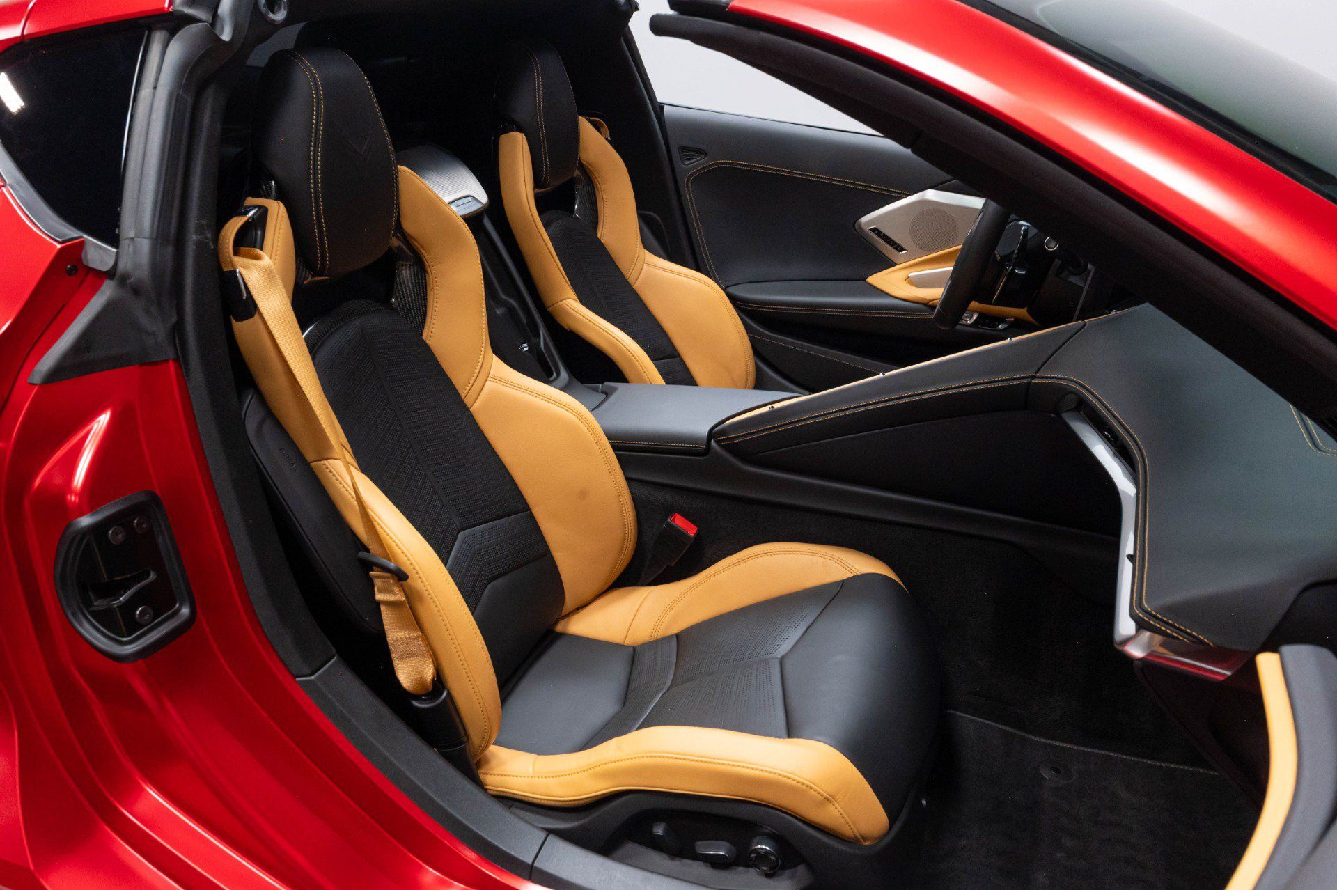 Used 2022 Chevrolet Corvette Stingray Coupe w/ 2LT w/ Z51 Performance Package RWD image 34