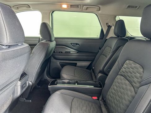 Certified 2025 Nissan Pathfinder SV w/ SV Premium Package image 19