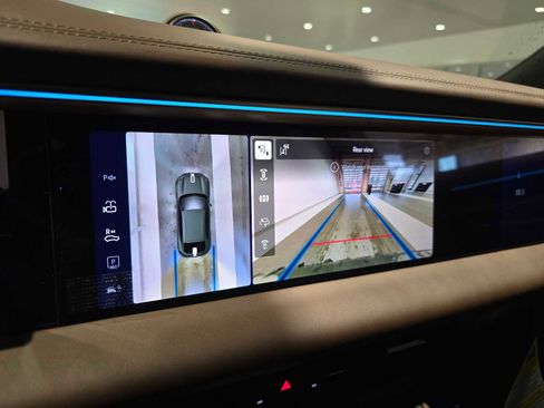 New 2026 Porsche Macan 4 Electric image 31