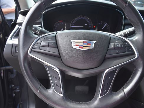 Used 2017 Cadillac XT5 Luxury image 9