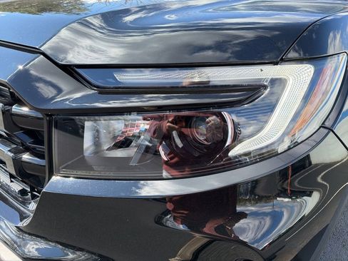 Certified 2024 Honda Ridgeline Black Edition image 9