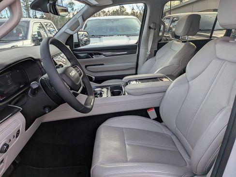 Used 2022 Jeep Wagoneer Series I w/ Premium Group I image 24