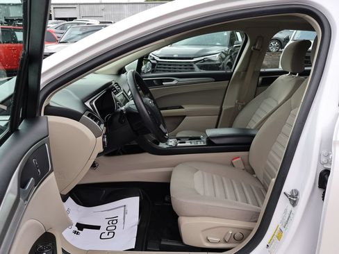 Used 2019 Ford Fusion SE FWD image 17