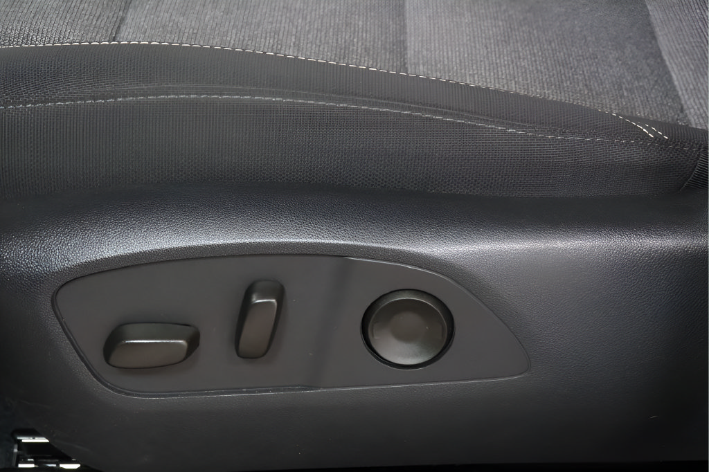 Used 2026 GMC Acadia Elevation FWD image 19
