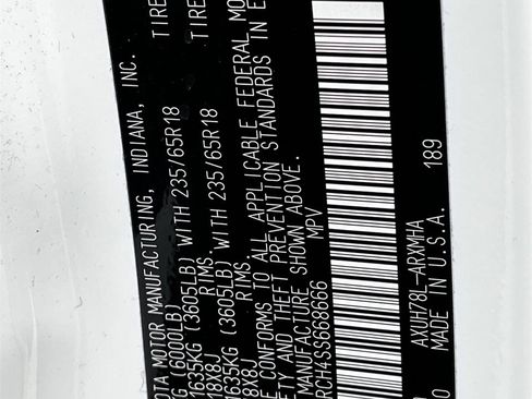 Used 2025 Toyota Highlander XLE image 32