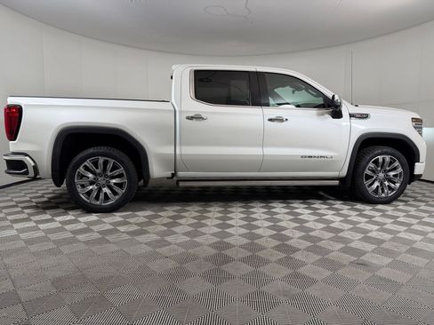 Used 2022 GMC Sierra 1500 Denali w/ Denali Reserve Package AWD/4WD image 7