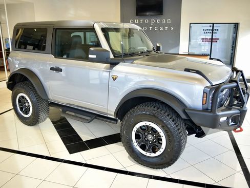 Used 2023 Ford Bronco Badlands image 7