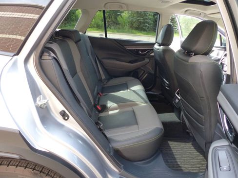 Used 2025 Subaru Outback Onyx Edition AWD/4WD image 45